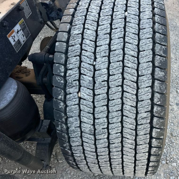 image for item EK0591 2020 Kenworth T680 semi truck