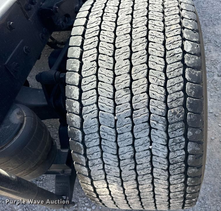 image for item EK0591 2020 Kenworth T680 semi truck