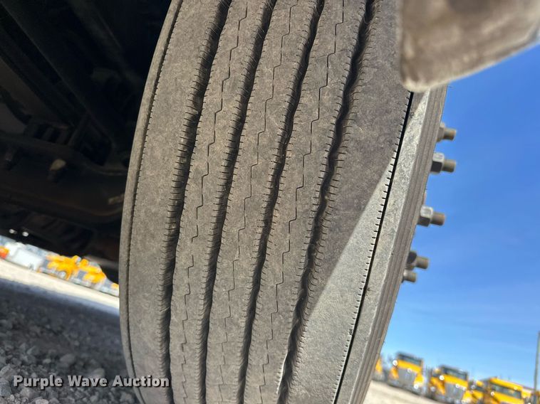 image for item EK0591 2020 Kenworth T680 semi truck