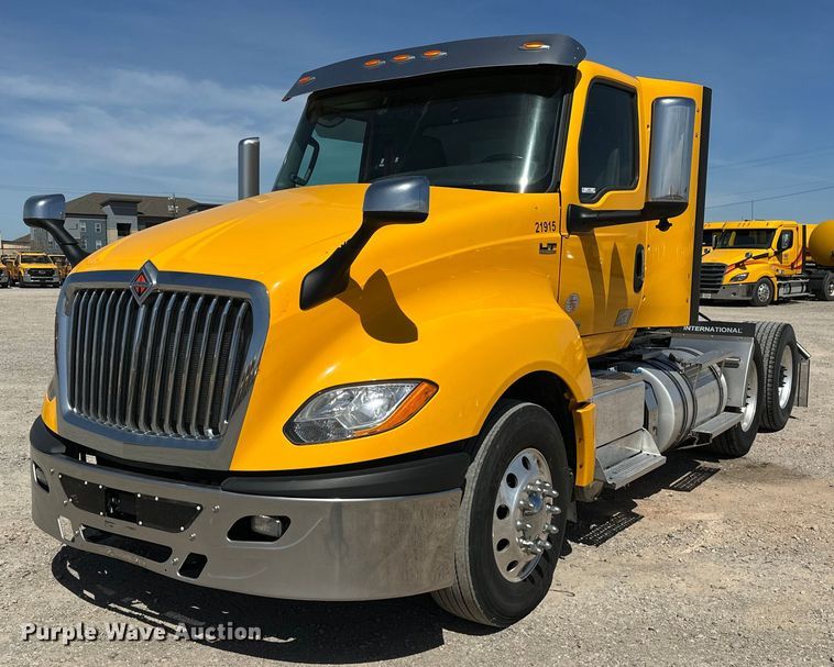 image for item EK0592 2021 International LT625 6X4 semi truck