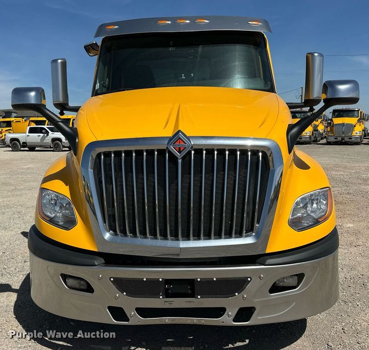 image for item EK0592 2021 International LT625 6X4 semi truck