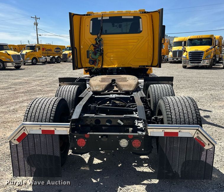 image for item EK0592 2021 International LT625 6X4 semi truck