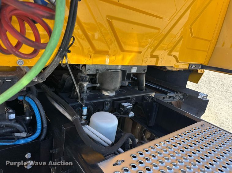 image for item EK0592 2021 International LT625 6X4 semi truck