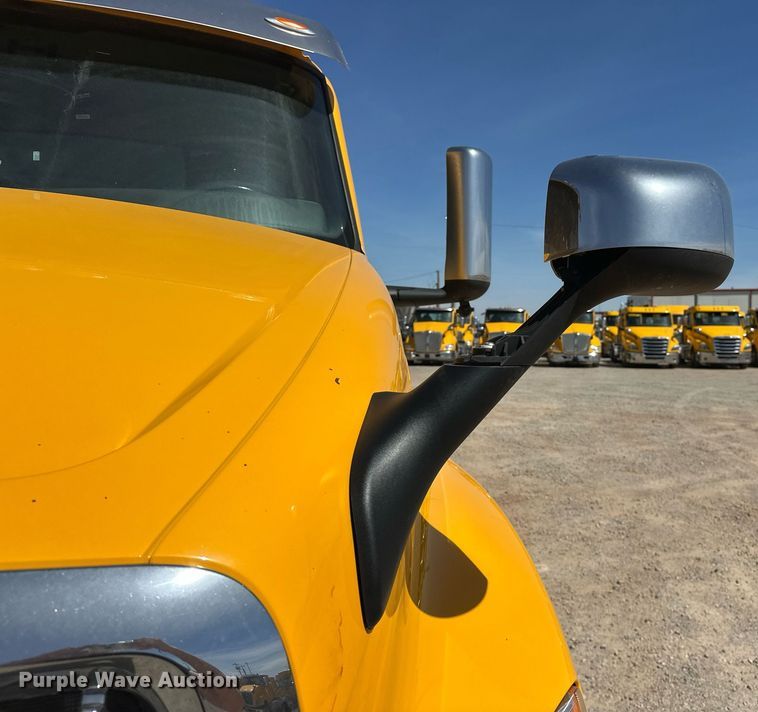 image for item EK0592 2021 International LT625 6X4 semi truck