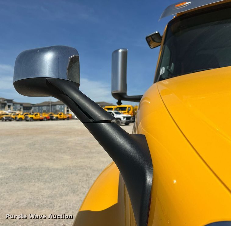 image for item EK0592 2021 International LT625 6X4 semi truck