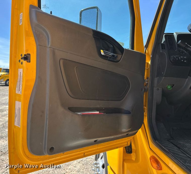 image for item EK0592 2021 International LT625 6X4 semi truck