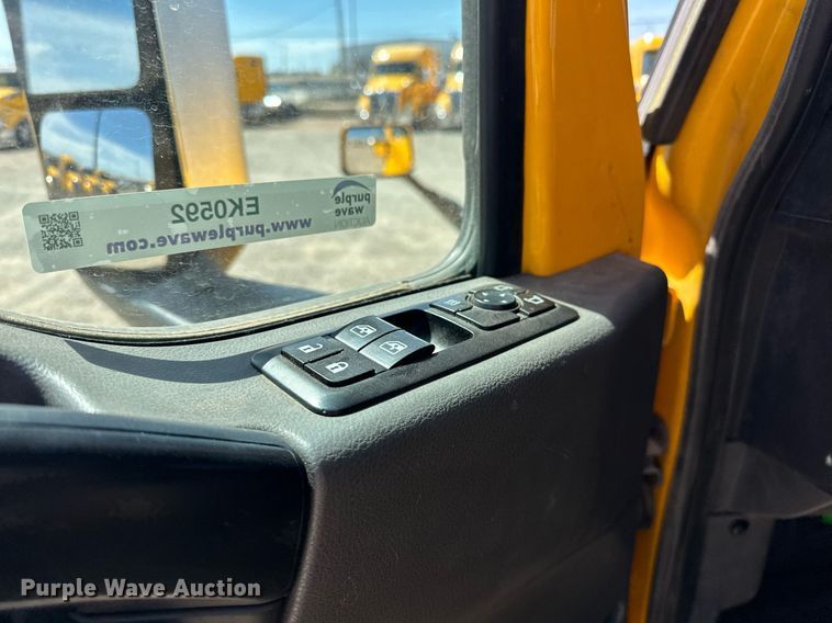 image for item EK0592 2021 International LT625 6X4 semi truck