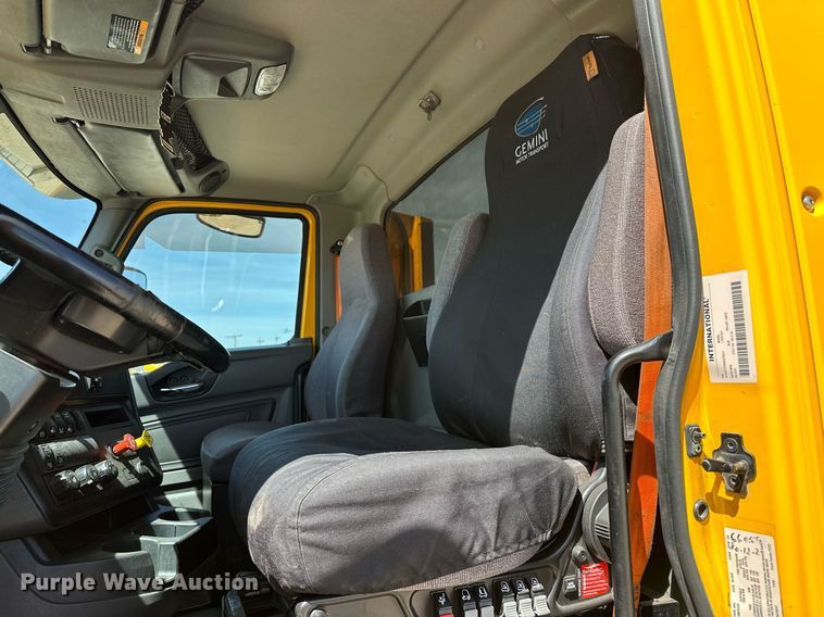 image for item EK0592 2021 International LT625 6X4 semi truck