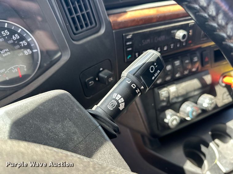 image for item EK0592 2021 International LT625 6X4 semi truck