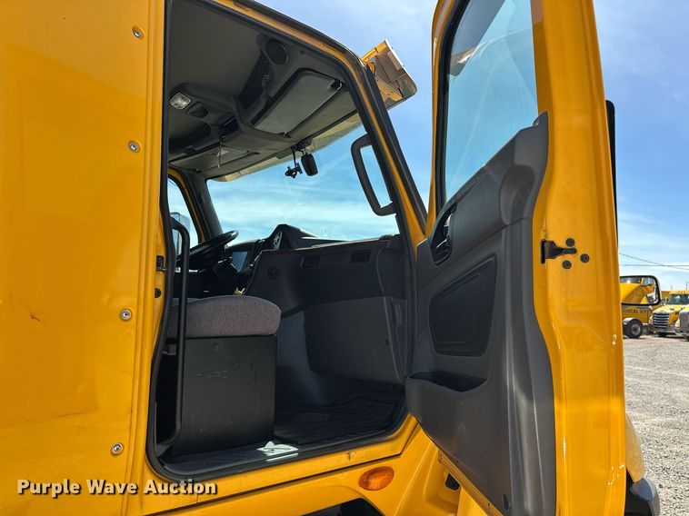 image for item EK0592 2021 International LT625 6X4 semi truck