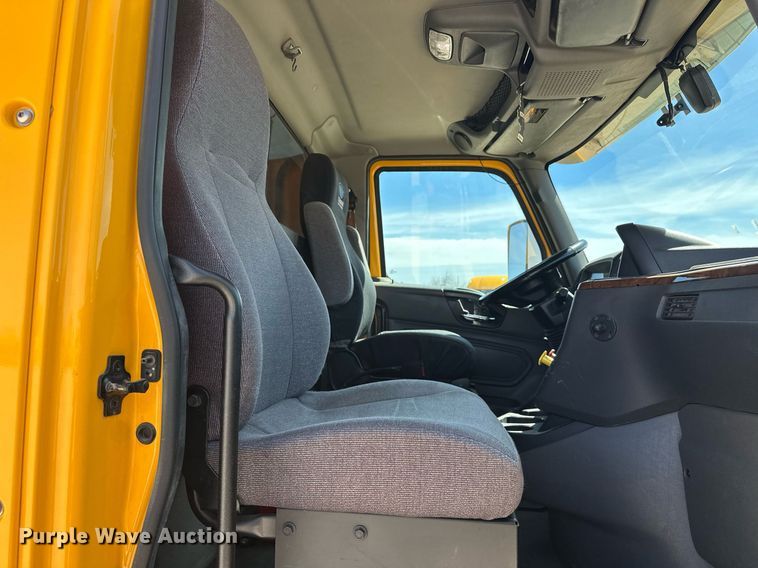 image for item EK0592 2021 International LT625 6X4 semi truck