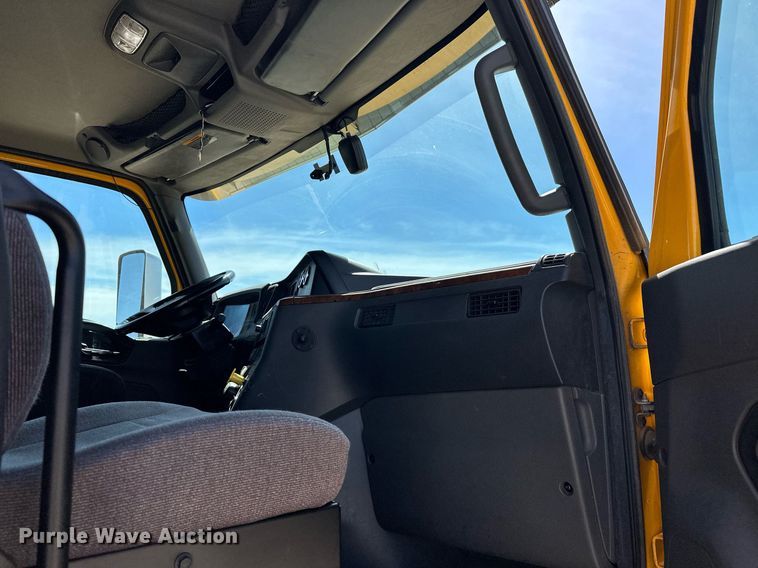 image for item EK0592 2021 International LT625 6X4 semi truck