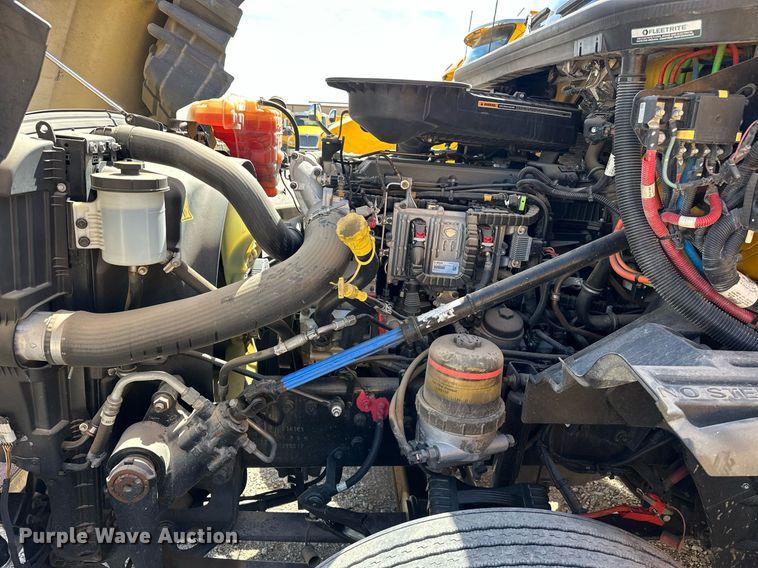 image for item EK0592 2021 International LT625 6X4 semi truck