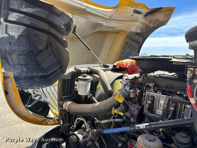 image for item EK0592 2021 International LT625 6X4 semi truck