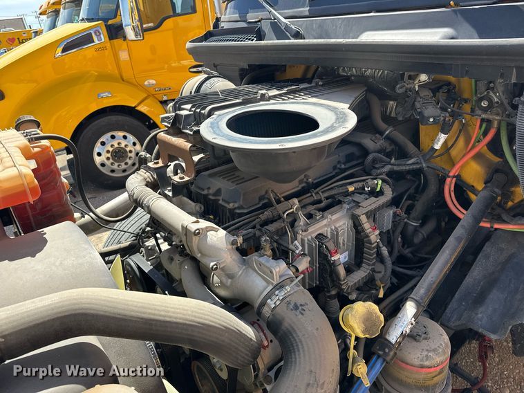 image for item EK0592 2021 International LT625 6X4 semi truck