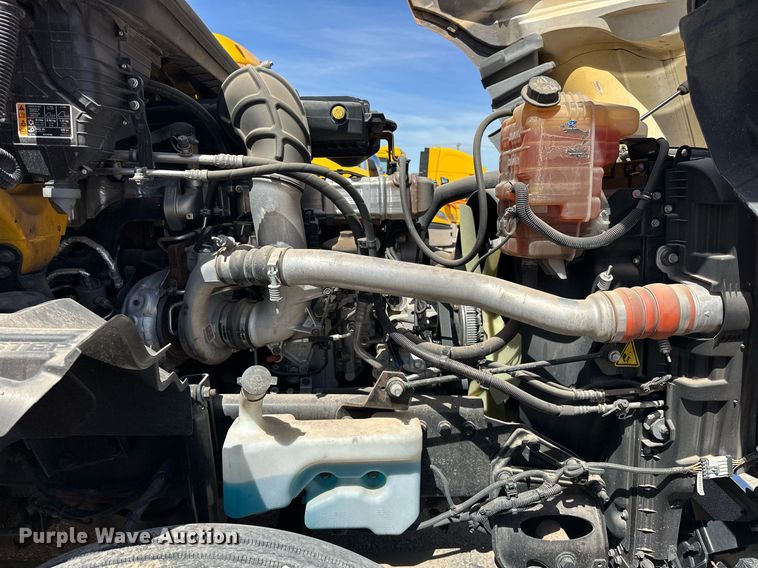 image for item EK0592 2021 International LT625 6X4 semi truck