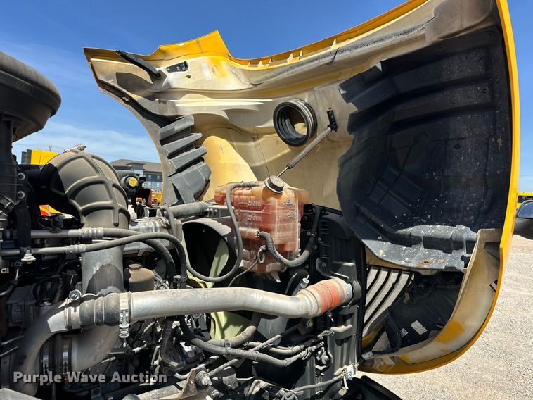 image for item EK0592 2021 International LT625 6X4 semi truck