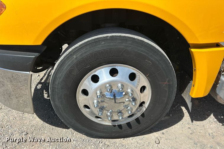 image for item EK0592 2021 International LT625 6X4 semi truck