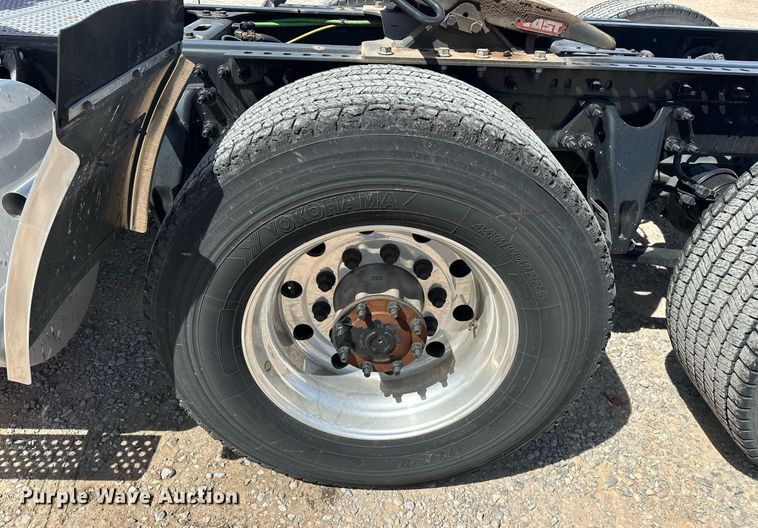 image for item EK0592 2021 International LT625 6X4 semi truck