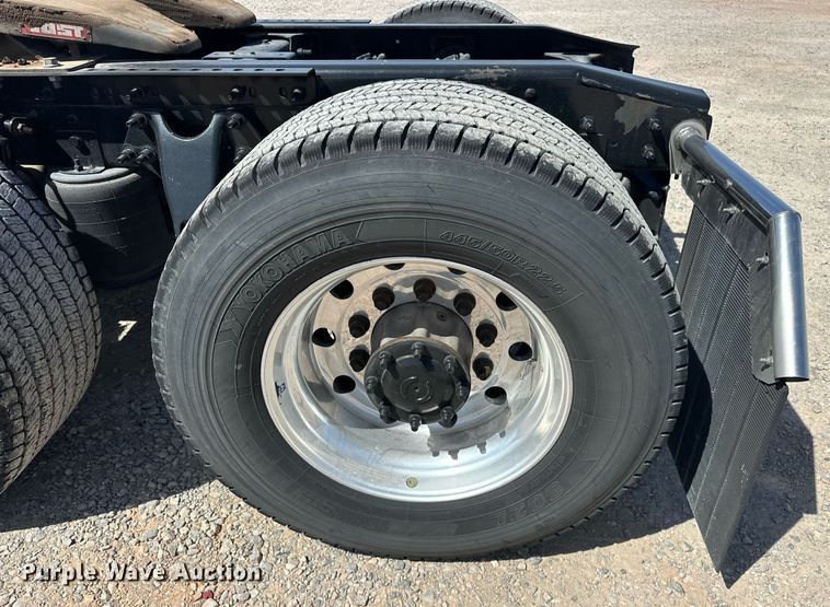 image for item EK0592 2021 International LT625 6X4 semi truck