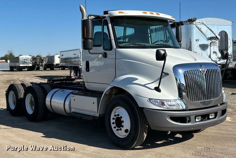 image for item EK2732 2015 International 8600 SBA semi truck