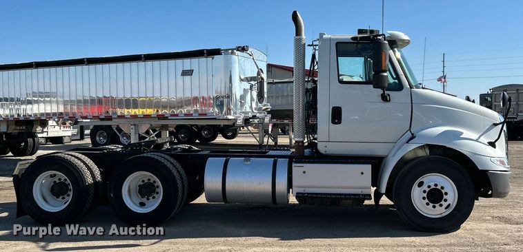 image for item EK2732 2015 International 8600 SBA semi truck