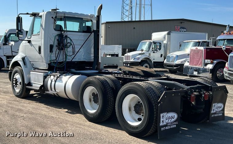 image for item EK2732 2015 International 8600 SBA semi truck