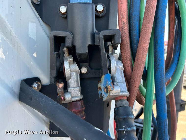 image for item EK2732 2015 International 8600 SBA semi truck