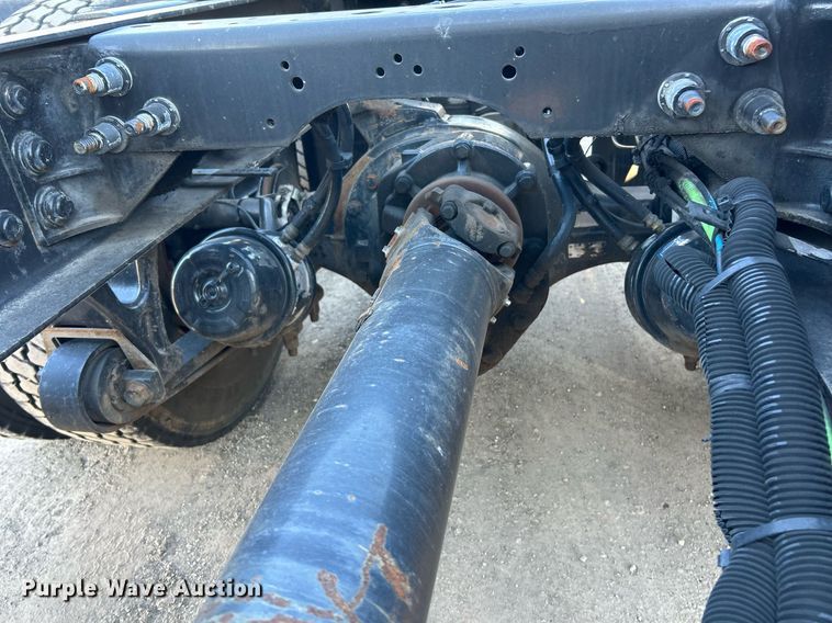 image for item EK2732 2015 International 8600 SBA semi truck