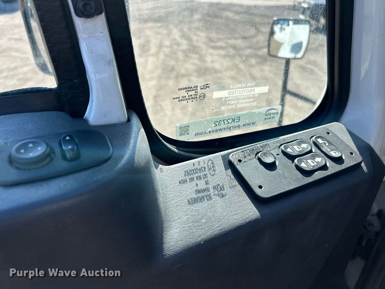 image for item EK2732 2015 International 8600 SBA semi truck