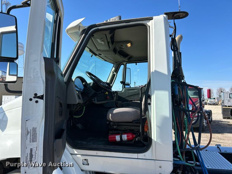 image for item EK2732 2015 International 8600 SBA semi truck