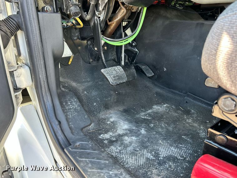 image for item EK2732 2015 International 8600 SBA semi truck