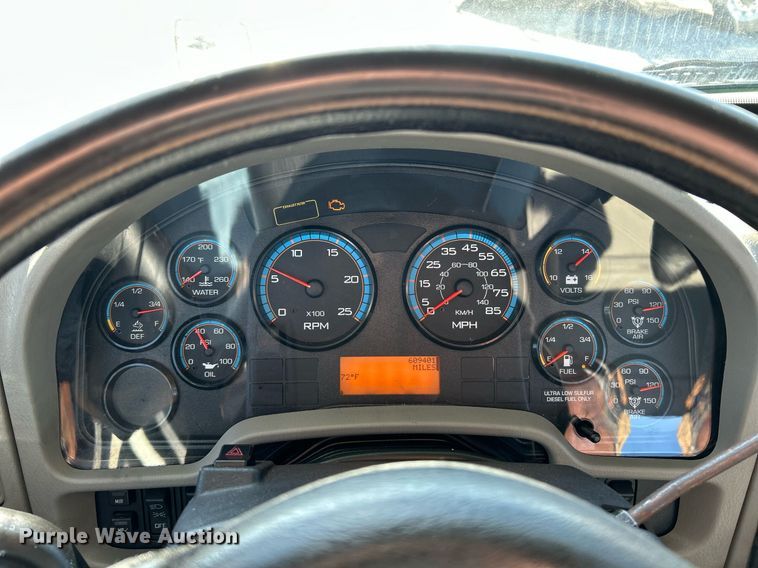 image for item EK2732 2015 International 8600 SBA semi truck