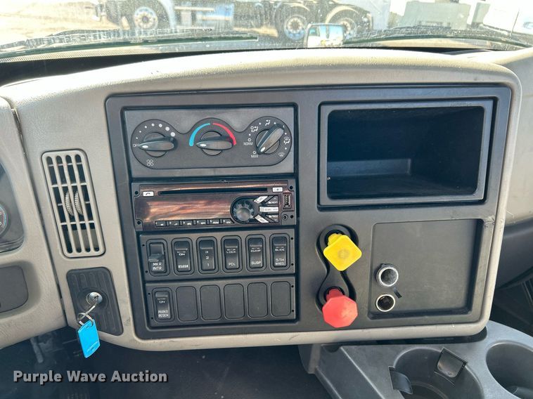 image for item EK2732 2015 International 8600 SBA semi truck