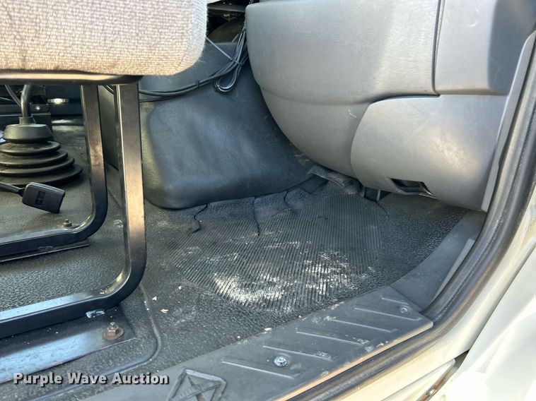 image for item EK2732 2015 International 8600 SBA semi truck