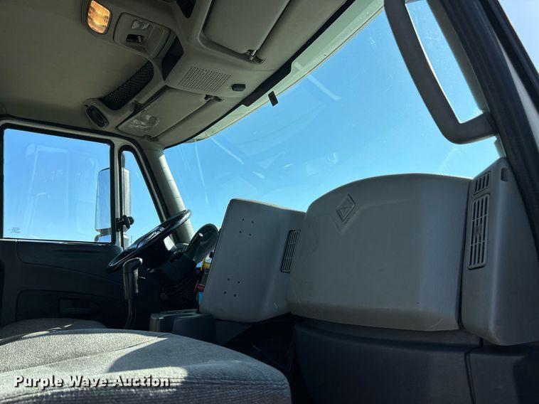 image for item EK2732 2015 International 8600 SBA semi truck