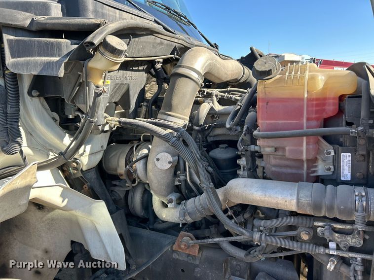 image for item EK2732 2015 International 8600 SBA semi truck