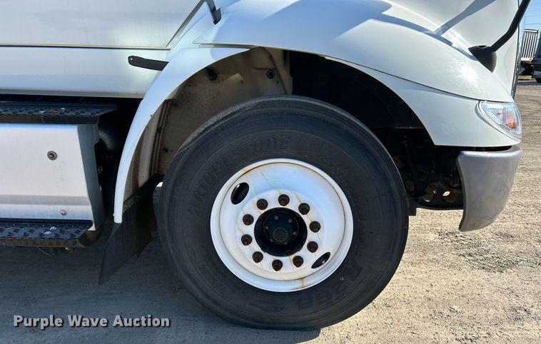 image for item EK2732 2015 International 8600 SBA semi truck