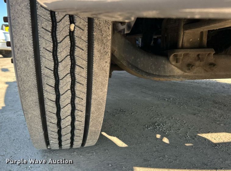 image for item EK2732 2015 International 8600 SBA semi truck