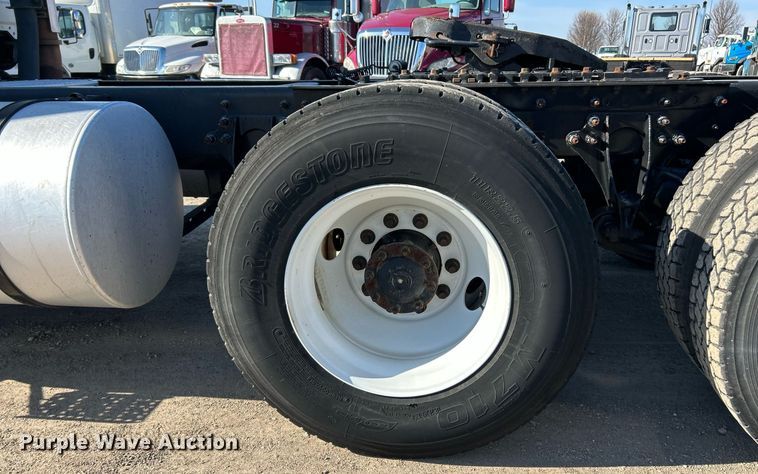 image for item EK2732 2015 International 8600 SBA semi truck