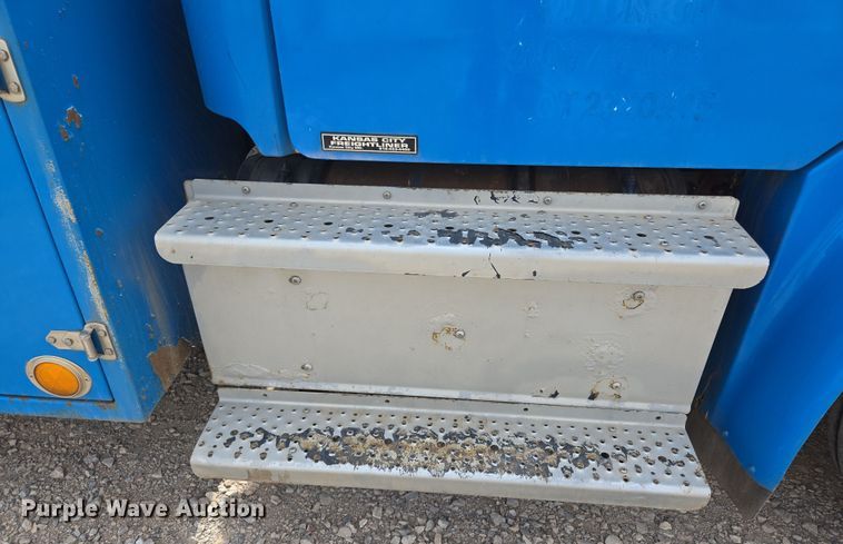 image for item EL5508 2015 Freightliner M2 flatbed truck