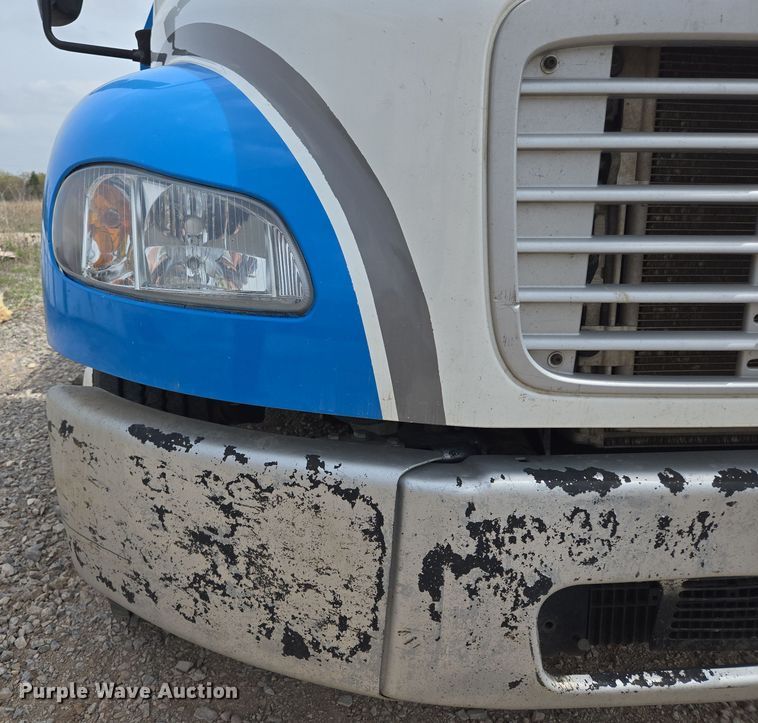 image for item EL5508 2015 Freightliner M2 flatbed truck