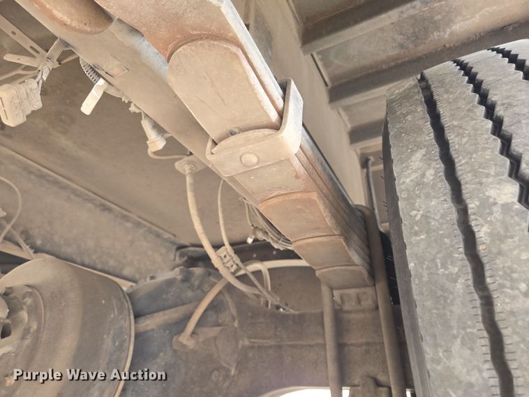 image for item EL5508 2015 Freightliner M2 flatbed truck