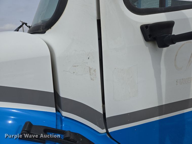 image for item EL5508 2015 Freightliner M2 flatbed truck