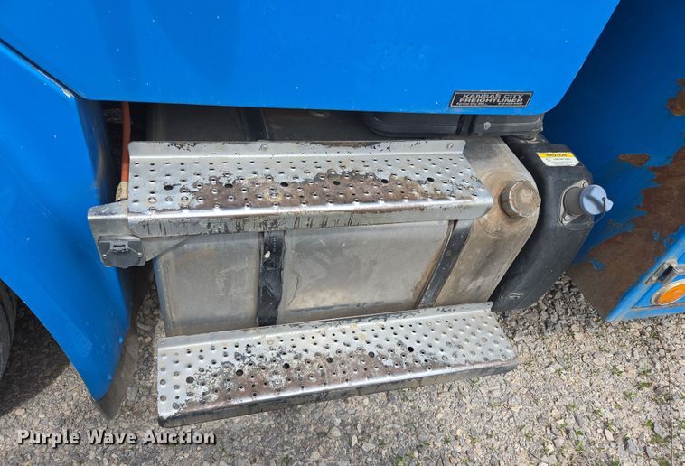 image for item EL5508 2015 Freightliner M2 flatbed truck