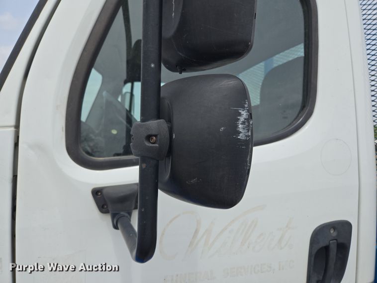 image for item EL5508 2015 Freightliner M2 flatbed truck