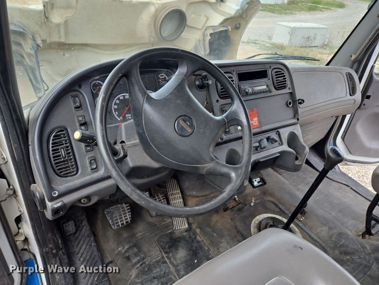 image for item EL5508 2015 Freightliner M2 flatbed truck