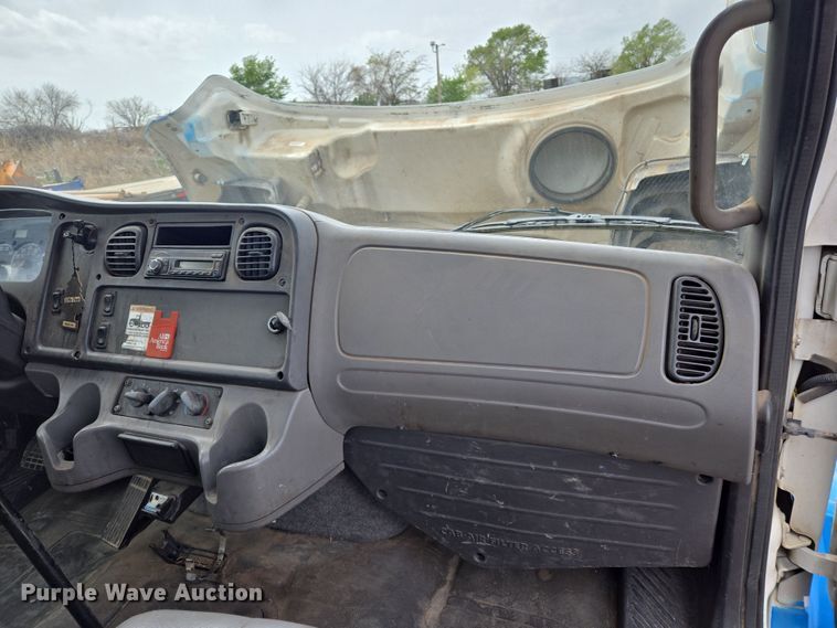 image for item EL5508 2015 Freightliner M2 flatbed truck