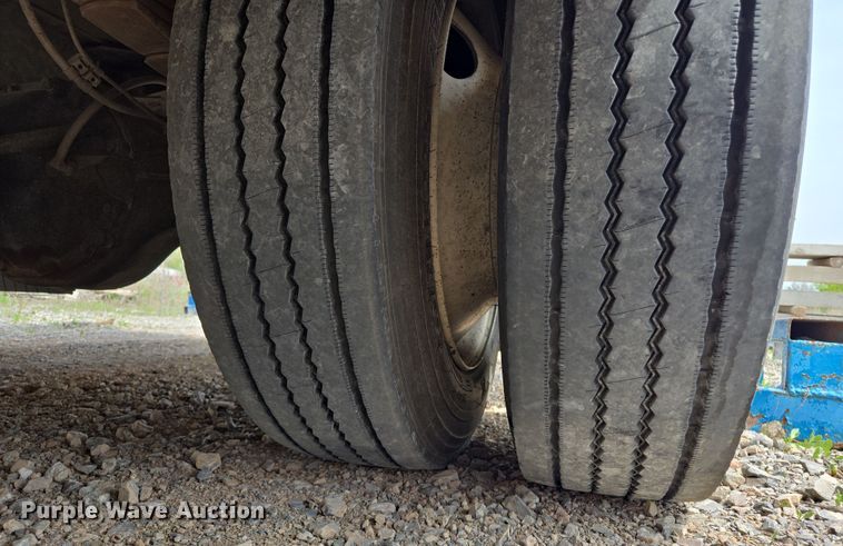 image for item EL5508 2015 Freightliner M2 flatbed truck