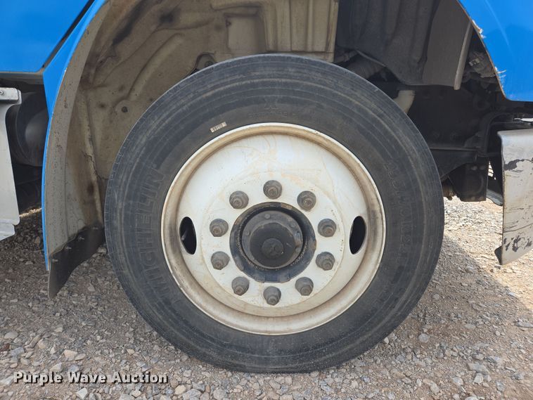 image for item EL5508 2015 Freightliner M2 flatbed truck